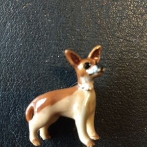E. Pearl Chihuahua pin